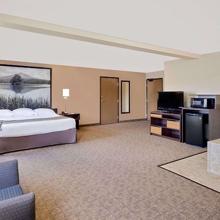 Super 8 By Wyndham Lebanon Hotel Exterior photo