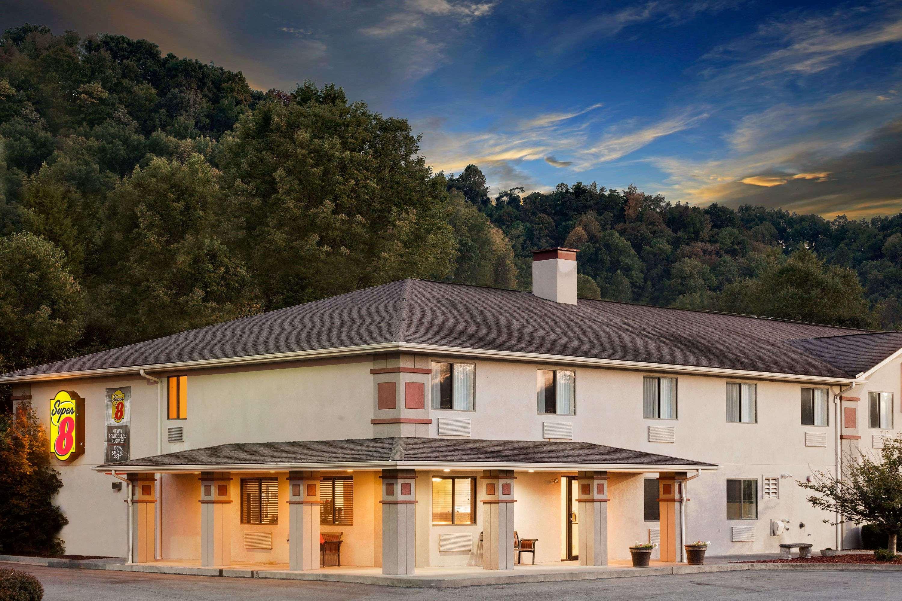 Super 8 By Wyndham Lebanon Hotel Exterior photo